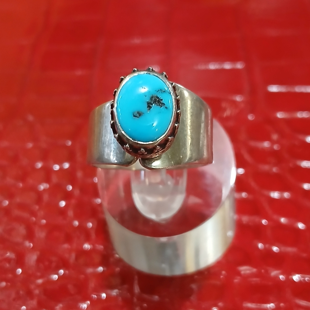 Native American Turquoise Ring Set In CROWN DESIGN 7.1g ADJUSTABLE SIZE